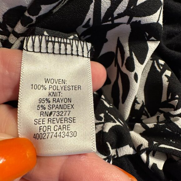 ❤️* BLACK & WHITE PRINT Hi-Lo TOP  LARGE - Picture 6 of 7